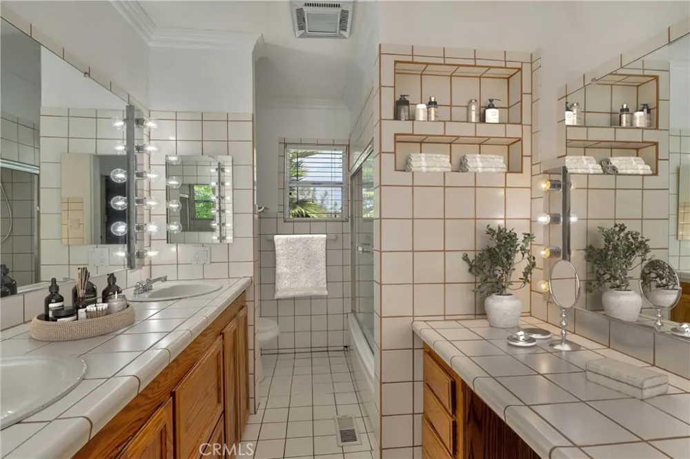 3295 Hildale Oroville, CA 95966