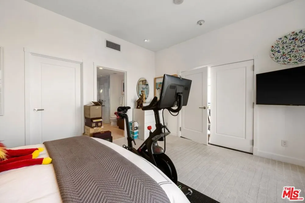 900 W Olympic Boulevard #46G Los Angeles, CA 90015