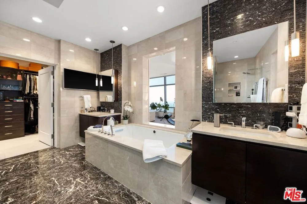900 W Olympic Boulevard #46G Los Angeles, CA 90015