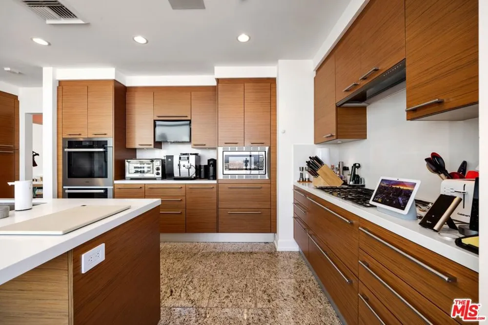 900 W Olympic Boulevard #46G Los Angeles, CA 90015