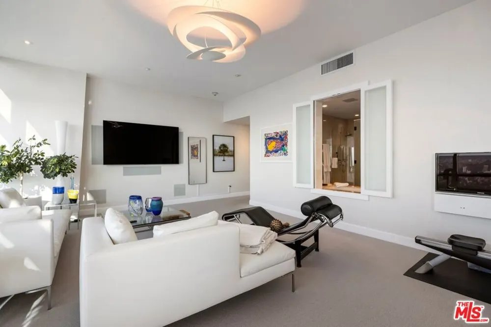 900 W Olympic Boulevard #46G Los Angeles, CA 90015