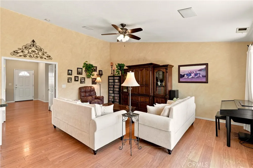 25 Rainbow Court Templeton, CA 93465