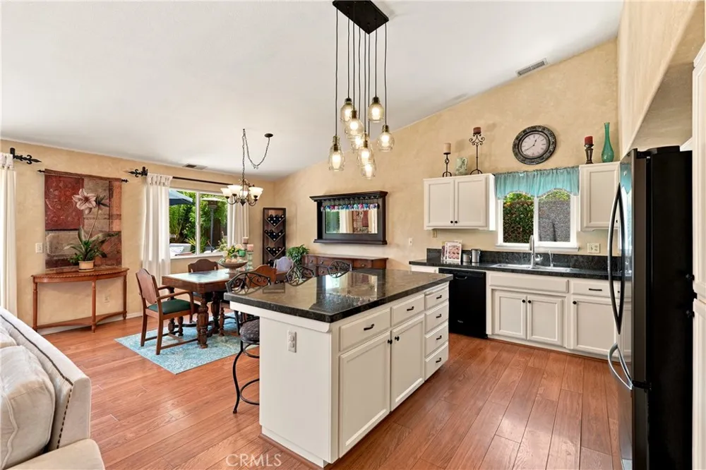 25 Rainbow Court Templeton, CA 93465