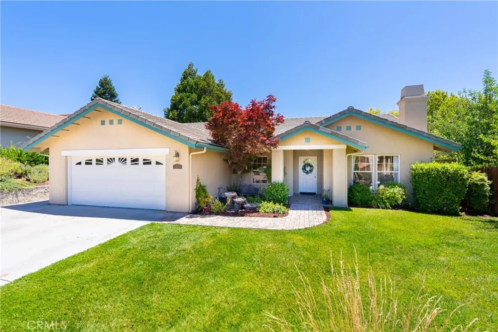 25 Rainbow Court Templeton, CA 93465