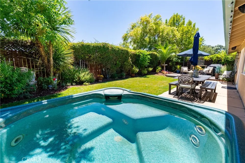 25 Rainbow Court Templeton, CA 93465
