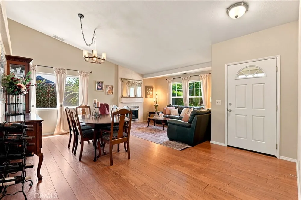 25 Rainbow Court Templeton, CA 93465