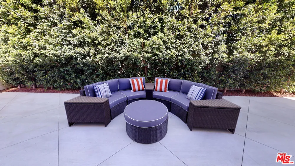 19725 Corbin Lane Winnetka, CA 91306