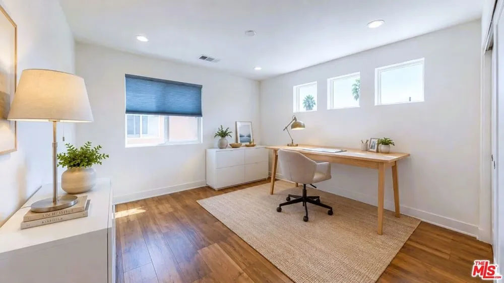 19725 Corbin Lane Winnetka, CA 91306