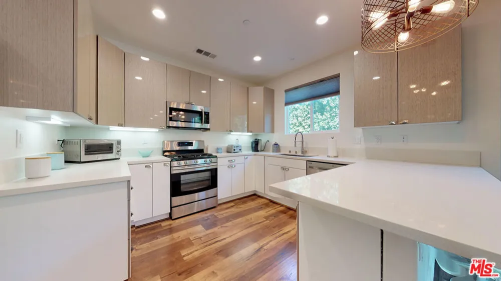 19725 Corbin Lane Winnetka, CA 91306