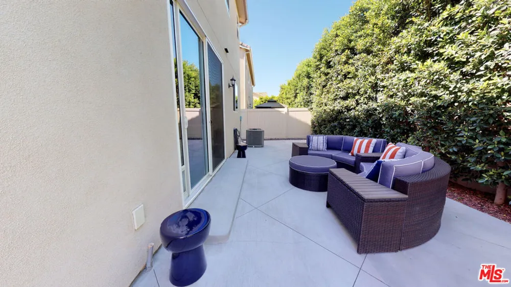 19725 Corbin Lane Winnetka, CA 91306