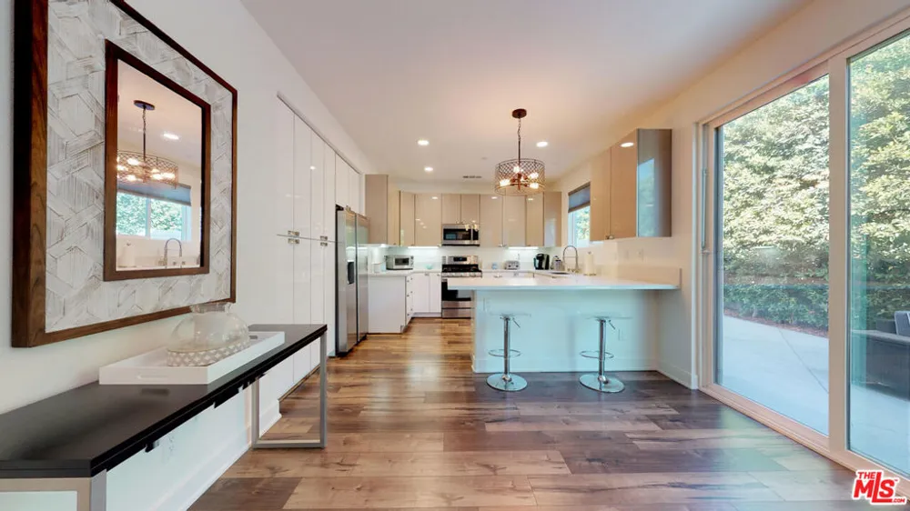 19725 Corbin Lane Winnetka, CA 91306