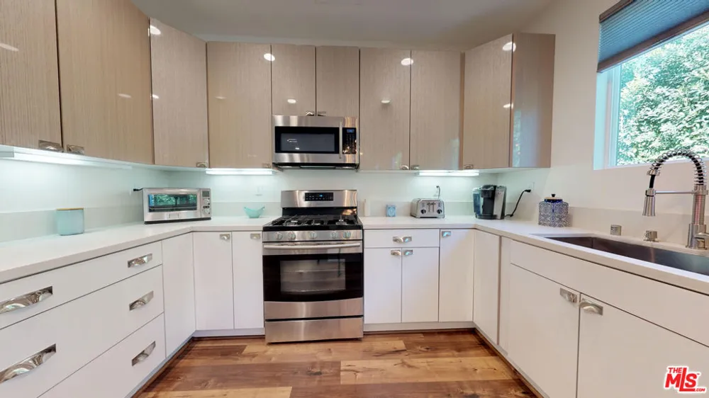 19725 Corbin Lane Winnetka, CA 91306
