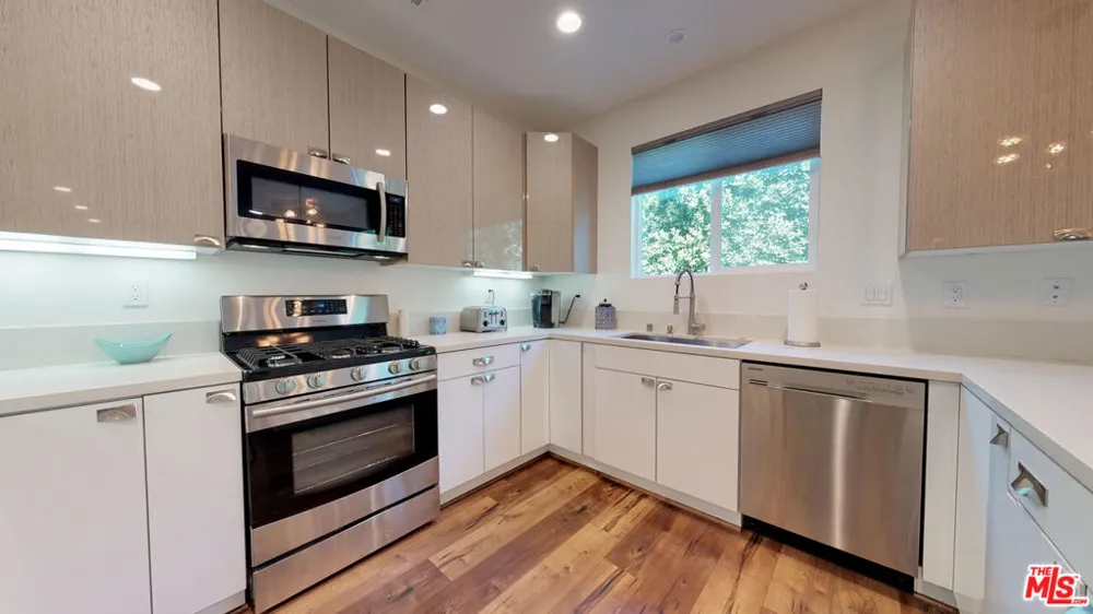 19725 Corbin Lane Winnetka, CA 91306