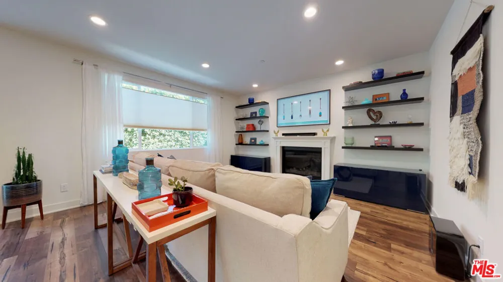 19725 Corbin Lane Winnetka, CA 91306