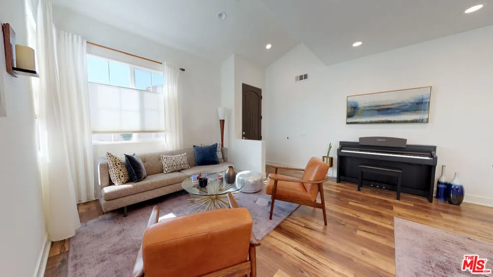19725 Corbin Lane Winnetka, CA 91306