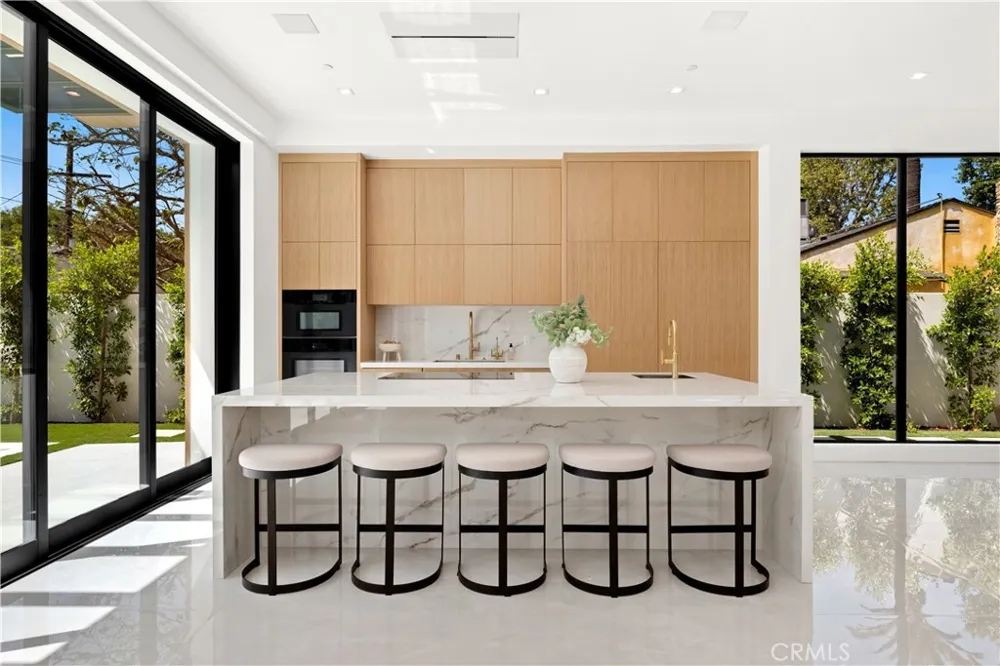 4209 Elmer Studio City, CA 91602