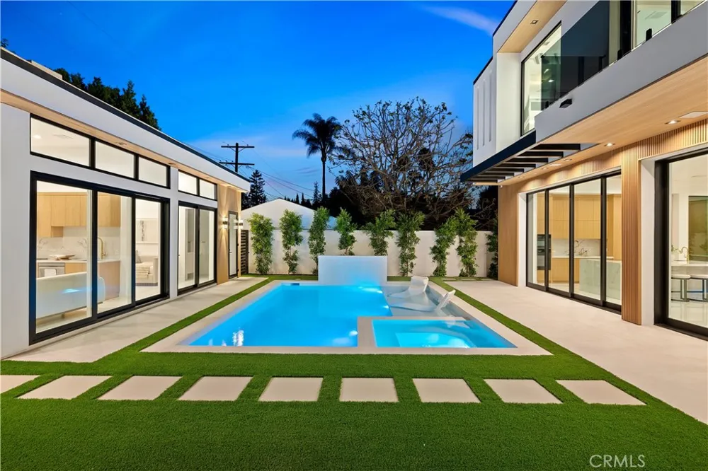 4209 Elmer Studio City, CA 91602