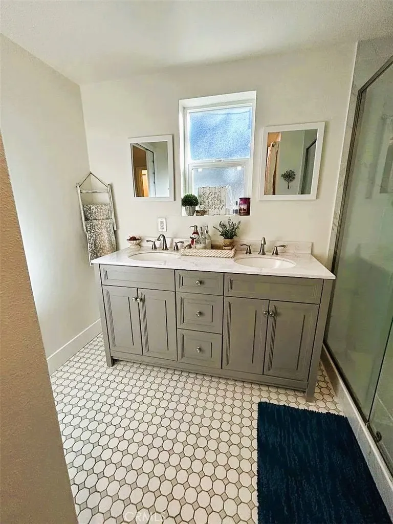 1081 Apple Avenue Wrightwood, CA 92397