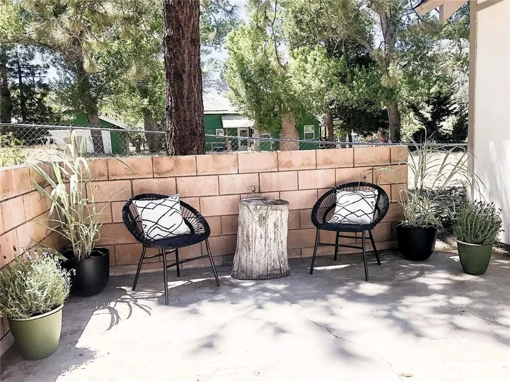 1081 Apple Avenue Wrightwood, CA 92397