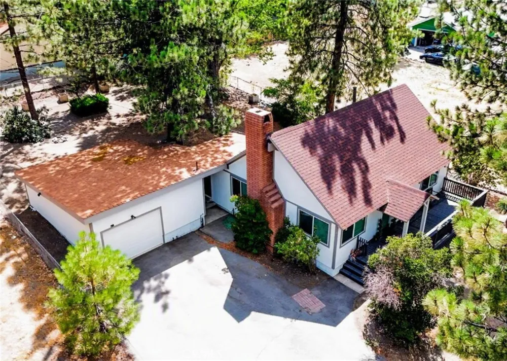 1081 Apple Avenue Wrightwood, CA 92397