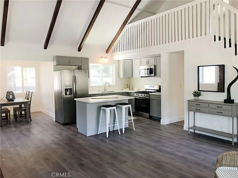 1081 Apple Avenue Wrightwood, CA 92397