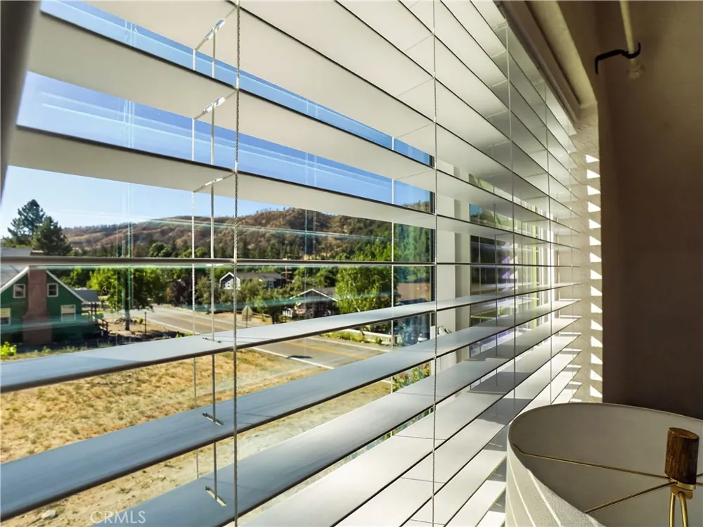 1081 Apple Avenue Wrightwood, CA 92397