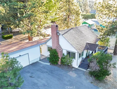 1081 Apple Avenue