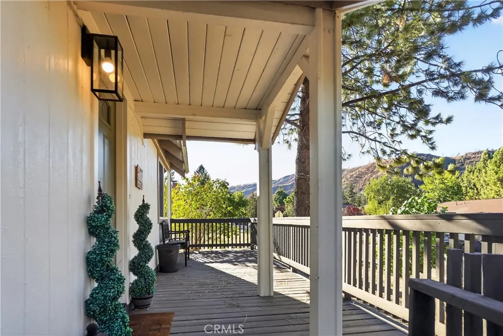 1081 Apple Avenue Wrightwood, CA 92397
