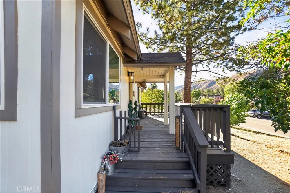 1081 Apple Avenue Wrightwood, CA 92397