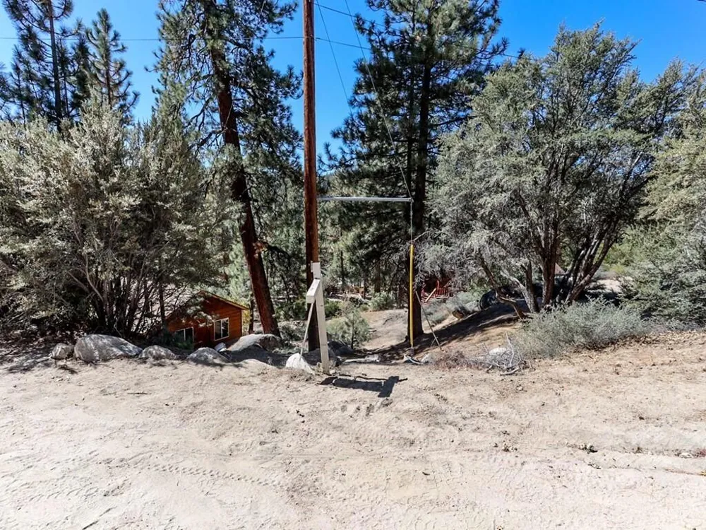 Cedar Dell Road Fawnskin, CA 92333