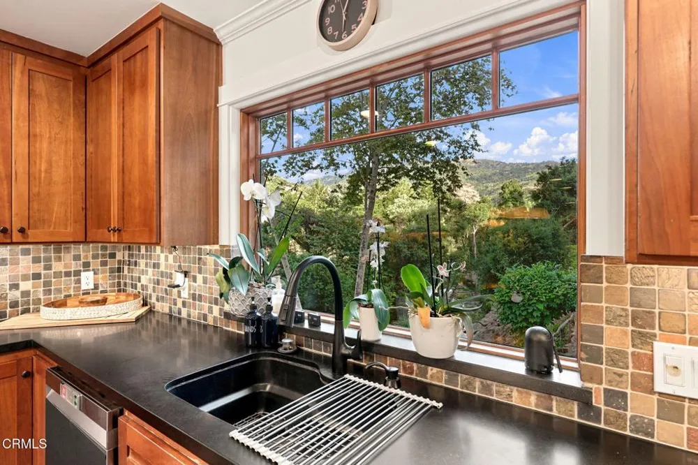 11358 Creek Road Ojai, CA 93023