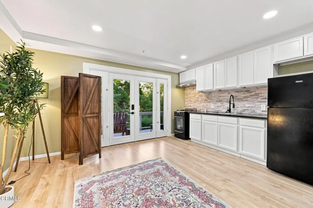 11358 Creek Road Ojai, CA 93023