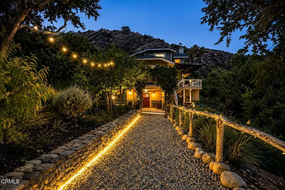 11358 Creek Road Ojai, CA 93023