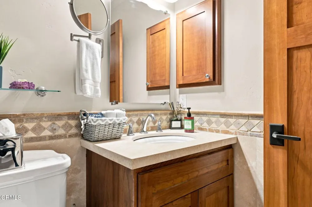 11358 Creek Road Ojai, CA 93023