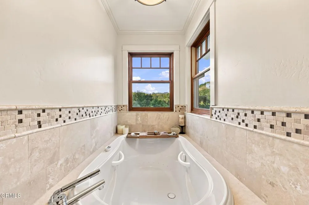 11358 Creek Road Ojai, CA 93023