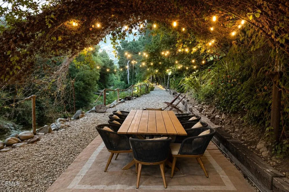 11358 Creek Road Ojai, CA 93023