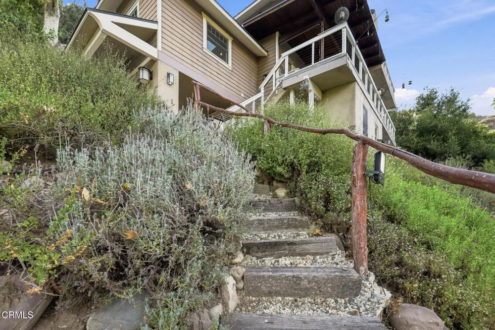11358 Creek Road Ojai, CA 93023