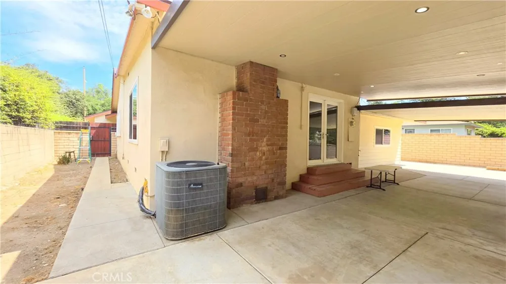 182 E Green Street Claremont, CA 91711