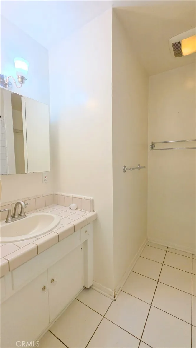 182 E Green Street Claremont, CA 91711