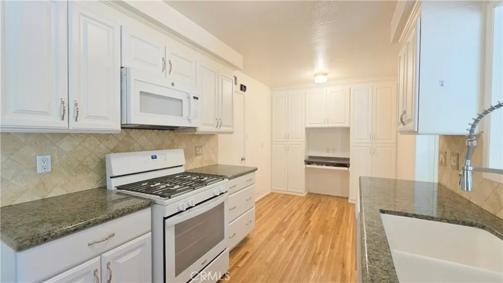 182 E Green Street Claremont, CA 91711