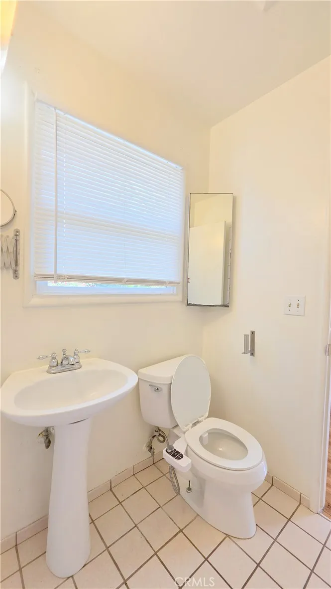 182 E Green Street Claremont, CA 91711