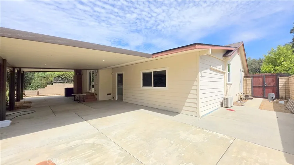 182 E Green Street Claremont, CA 91711