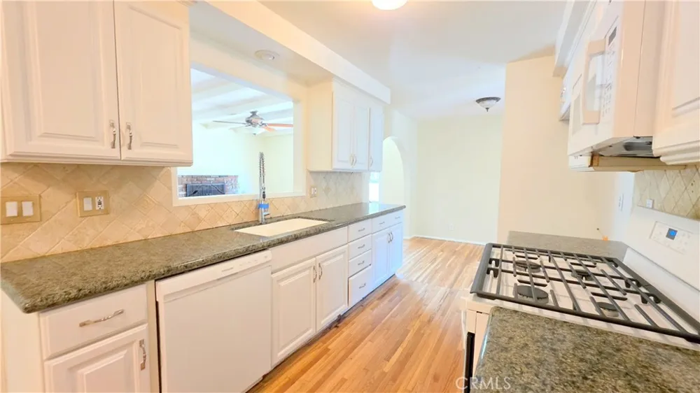 182 E Green Street Claremont, CA 91711