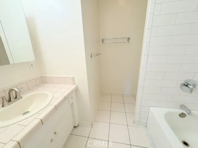 182 E Green Street Claremont, CA 91711