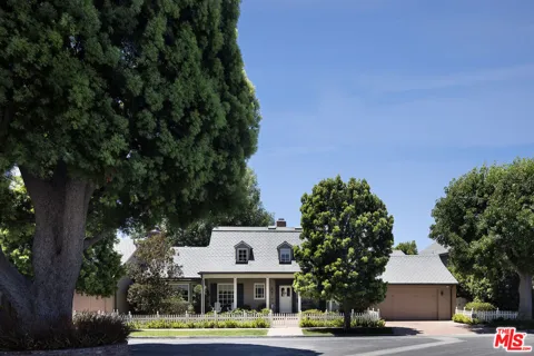 10030 Toluca Lake Avenue