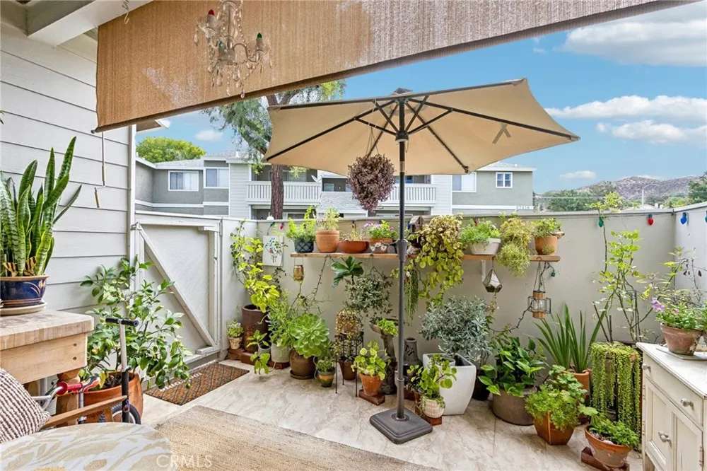 27612 Susan Beth Way #C Saugus, CA 91350