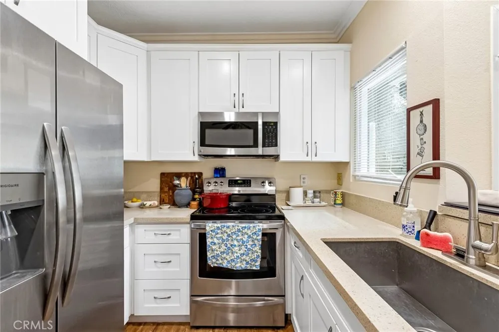 27612 Susan Beth Way #C Saugus, CA 91350