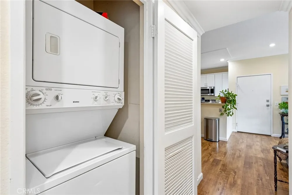 27612 Susan Beth Way #C Saugus, CA 91350