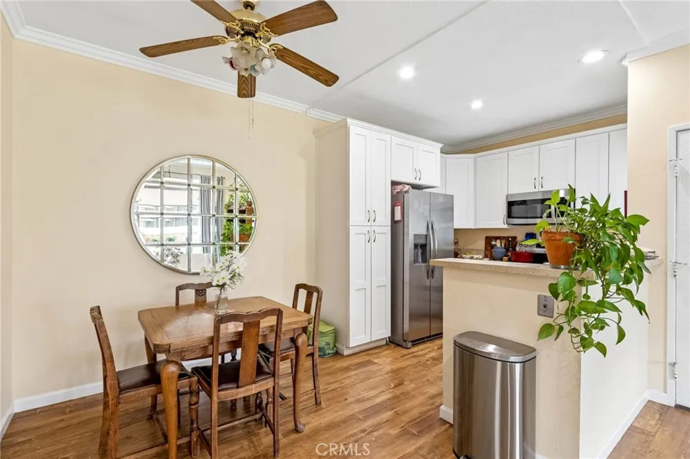 27612 Susan Beth Way #C Saugus, CA 91350