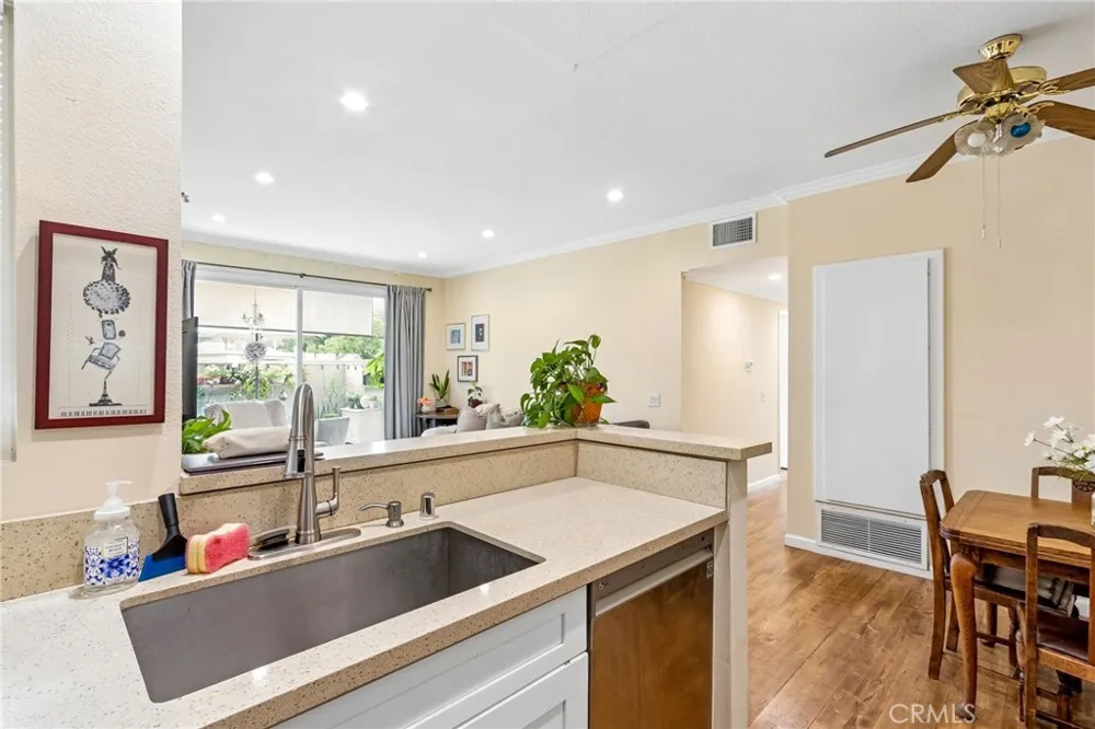 27612 Susan Beth Way #C Saugus, CA 91350